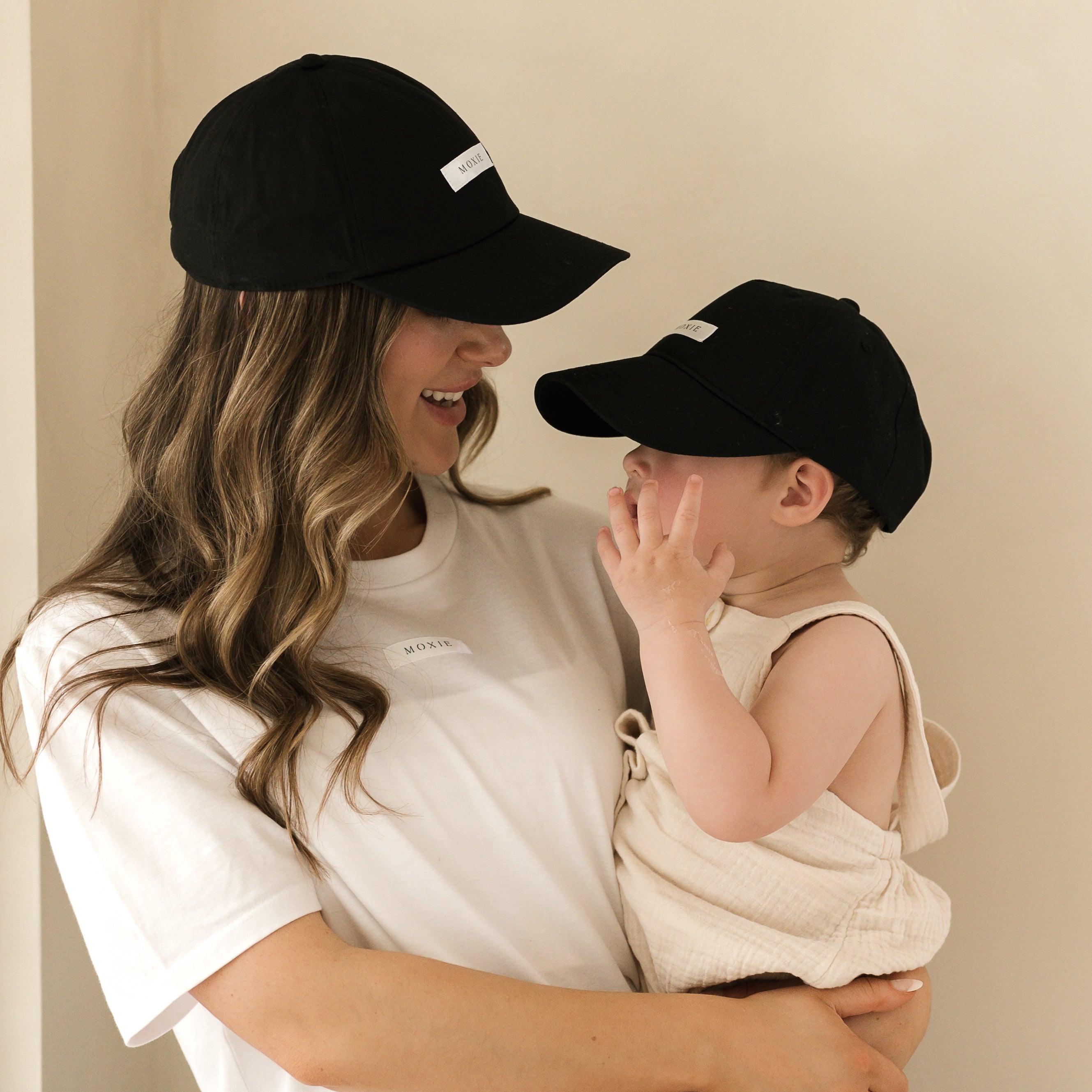 Mini-Moxie Cap Black