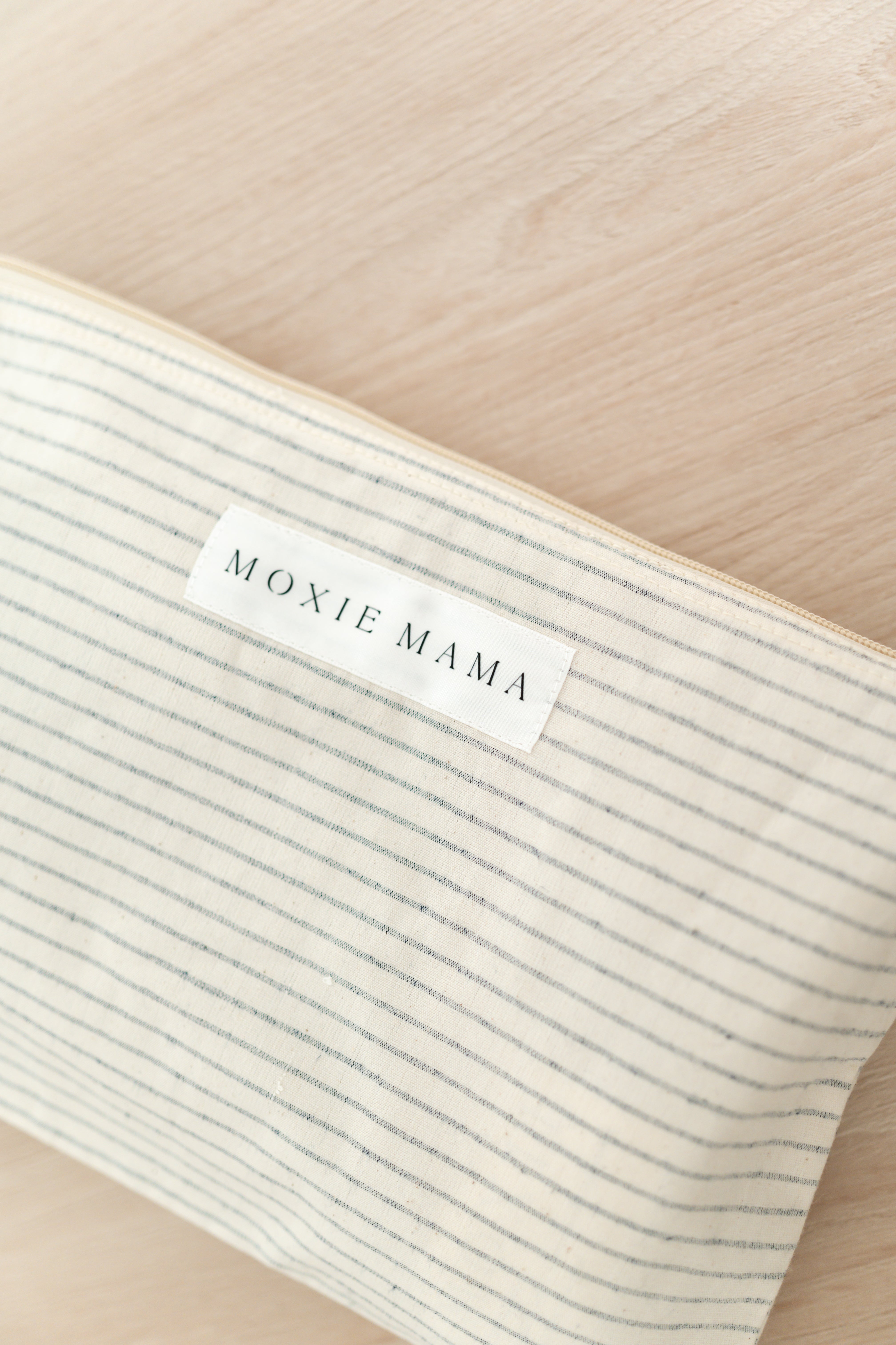 Moxie Mama Pouch